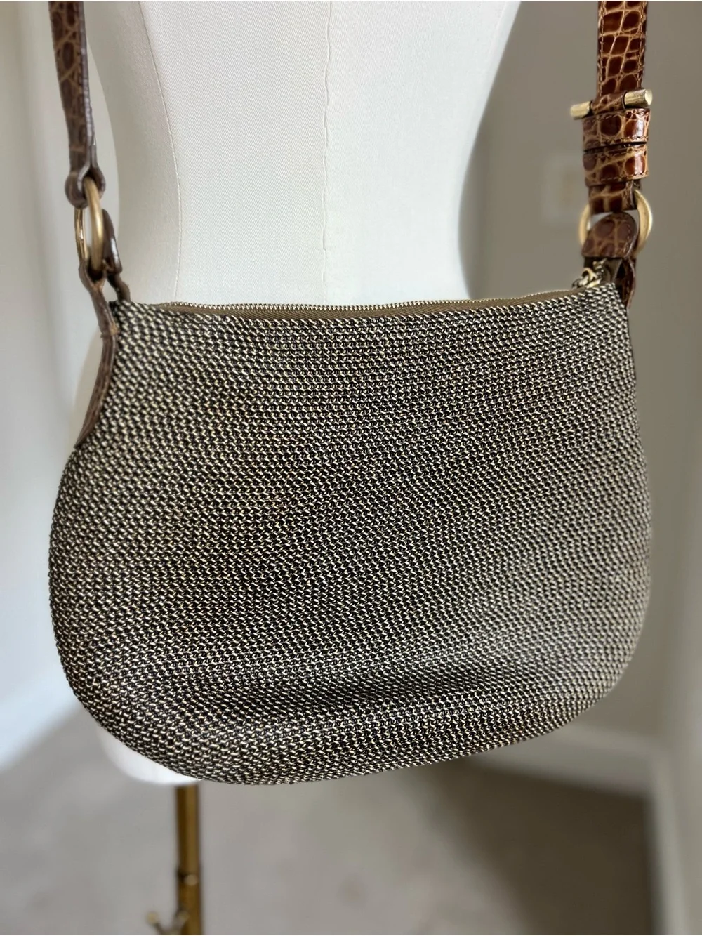 Eric Javits Brown Beige Woven Shoulder Bag Medium Crescent Zip Top Inner Pockets